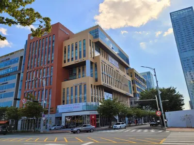 엘리샤인터내셔널치과의원 — 업체가 네이버 플레이스에 올린 사진 1
