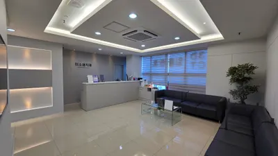 미소샘치과의원 — 업체가 네이버 플레이스에 올린 사진 2
