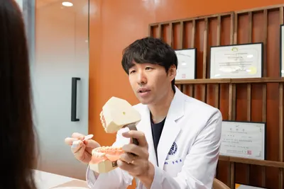 금천연세치과의원 — 업체가 네이버 플레이스에 올린 사진 2