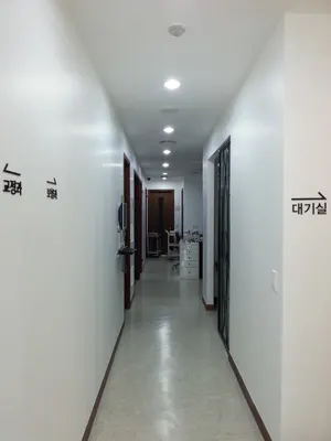유엔아이치과의원 — 업체가 네이버 플레이스에 올린 사진 2