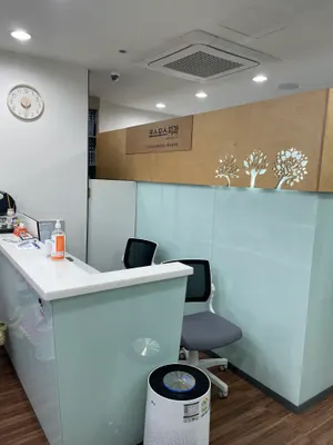 코스모스치과의원 — 업체가 네이버 플레이스에 올린 사진 2