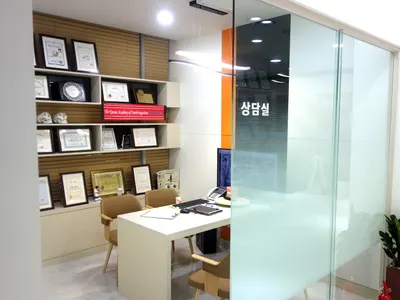 루브르치과의원 — 업체가 네이버 플레이스에 올린 사진 3