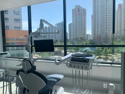 봄날치과의원 — 업체가 네이버 플레이스에 올린 사진 3