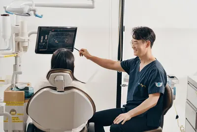 서울리즈치과의원 — 업체가 네이버 플레이스에 올린 사진 2