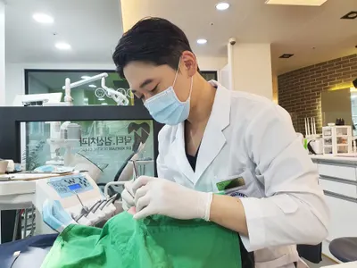 닥터김산치과의원 — 업체가 네이버 플레이스에 올린 사진 2