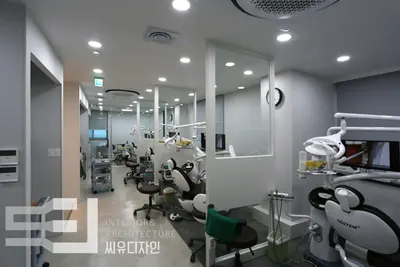 율치과의원 — 업체가 네이버 플레이스에 올린 사진 2