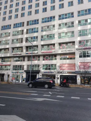 곧은치과의원 — 업체가 네이버 플레이스에 올린 사진 1