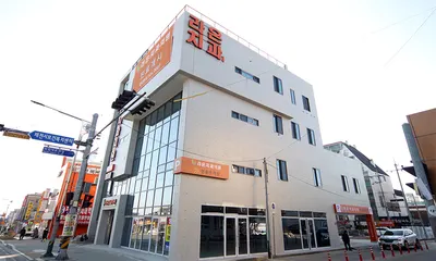 라온치과의원 — 업체가 네이버 플레이스에 올린 사진 3
