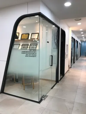 서울연세우리치과의원 — 업체가 네이버 플레이스에 올린 사진 2