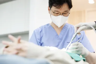 광안리동백나무치과의원 — 업체가 네이버 플레이스에 올린 사진 1