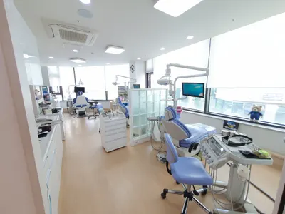 송치과의원 — 업체가 네이버 플레이스에 올린 사진 2