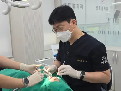 센트럴치과의원 — 업체가 네이버 플레이스에 올린 사진 1
