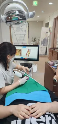 밝은미소치과의원 — 업체가 네이버 플레이스에 올린 사진 1