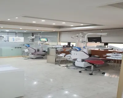 윤성치과의원 — 업체가 네이버 플레이스에 올린 사진 1