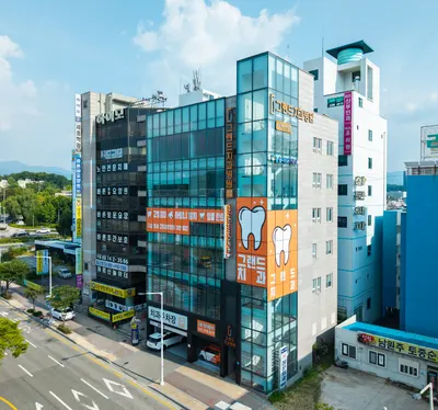 그랜드치과병원 — 업체가 네이버 플레이스에 올린 사진 1