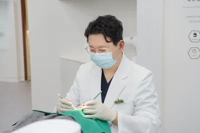 바른플란트치과의원 — 업체가 네이버 플레이스에 올린 사진 1