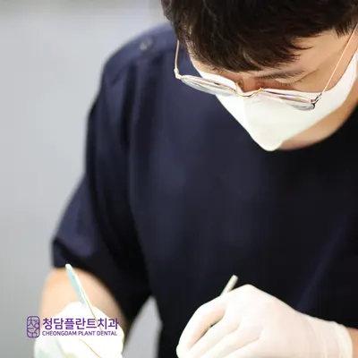 청담플란트치과의원 — 업체가 네이버 플레이스에 올린 사진 1